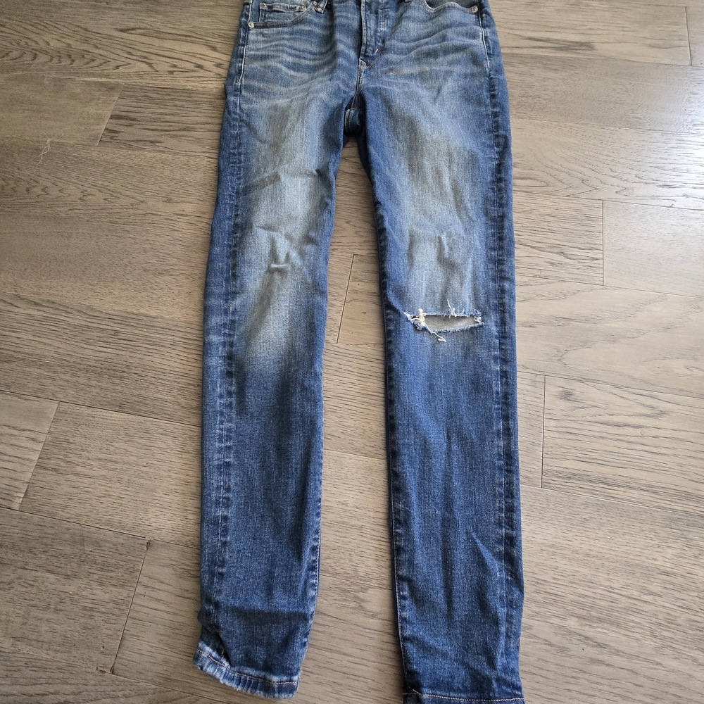 American Eagle Light Wash Ripped Skinny Jeans